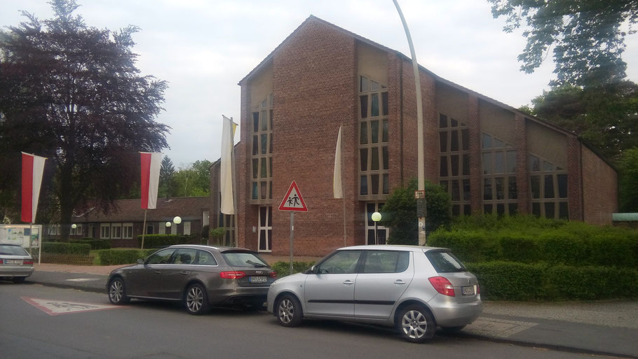 Pfarrzentrum und Pfarrkirche Heilig Geist in Bonn-Venusberg