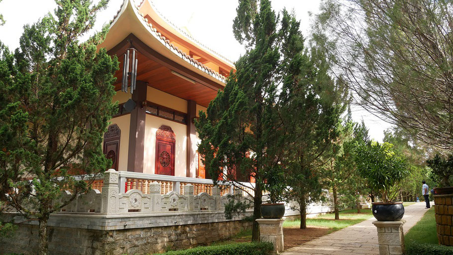 Un joli temple, au sein d'un parc dont je ne me souviens pas du nom car je suis nulle.