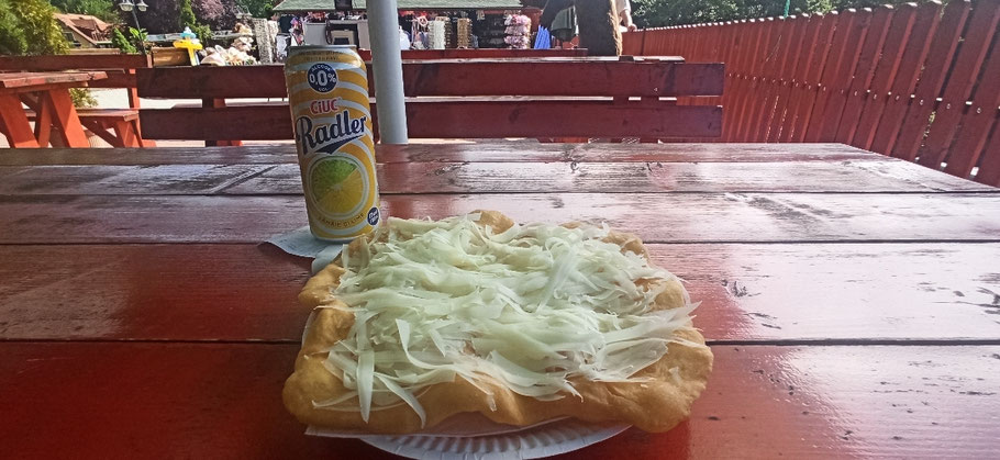 Langos mit Käse