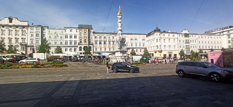 Der Hauptplatz mit Dreifaltigkeits Säule