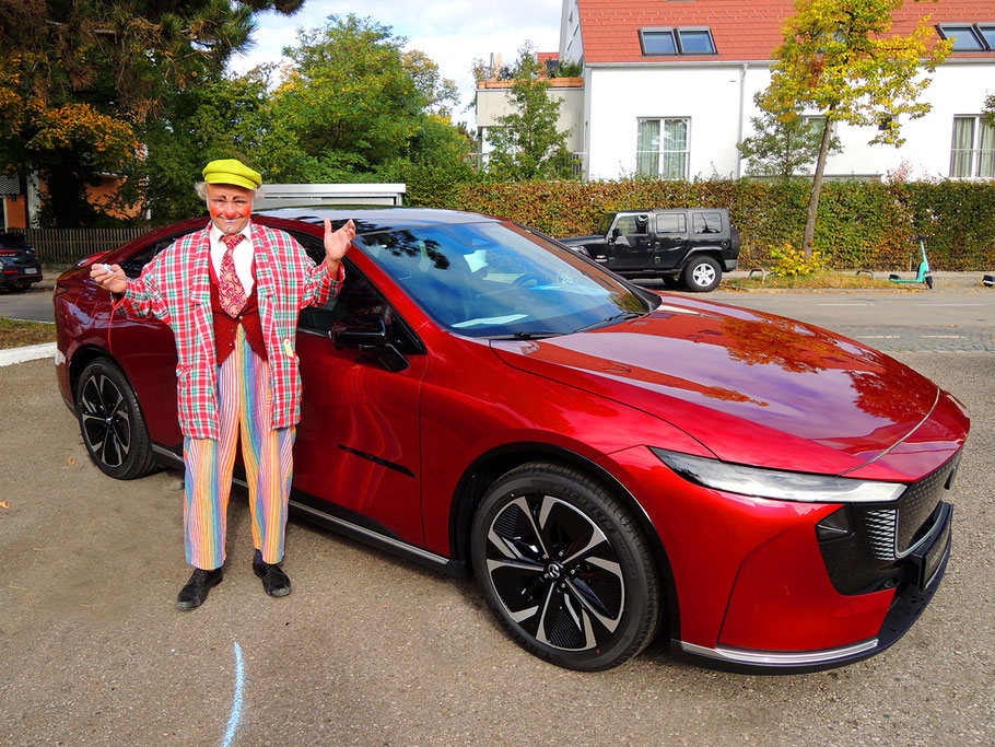 Clown Pippo ganz elektrisiert... Foto - Wolfgang Moritz - herzlichen Dank...