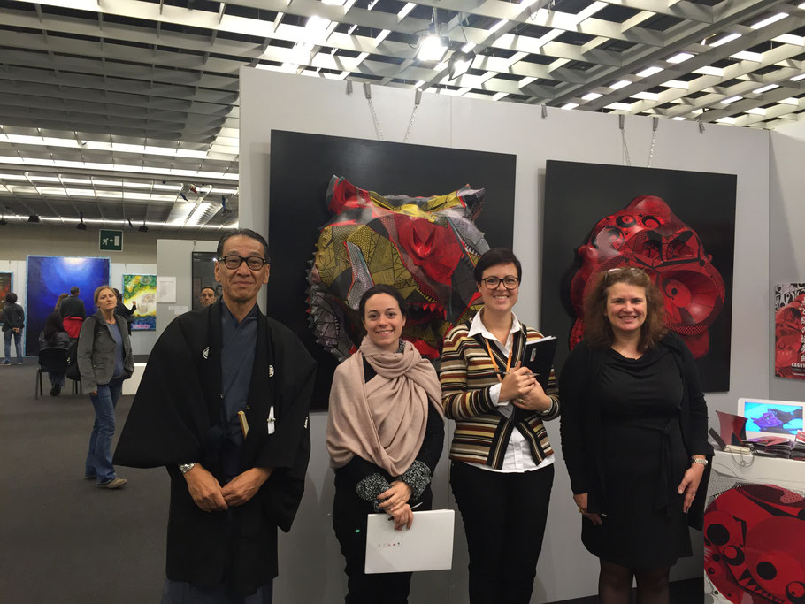１１、FLORENCE BIENNALE 2015 授賞式前　BIENNALEスタッフが私を？探して？ 記念？撮影？　2015,10,25 16:00ごろ　  イタリア/フィレンツエ/フォルテ・ダ・バッソ会場