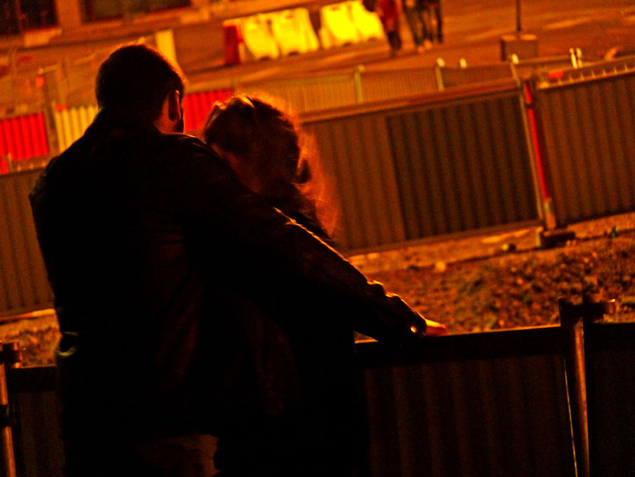 photographe brest artiste brestois street photo cliché photo volée amoureux nuit brestoise soirée étudiantes ambiance