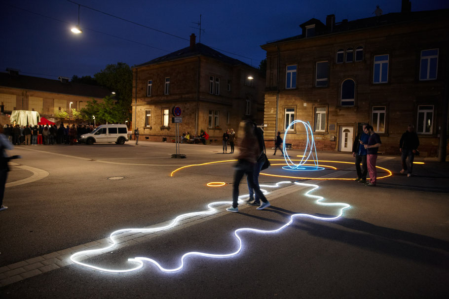 Feel Oval, während der Lichtkunst in Kralsruhe, 2015