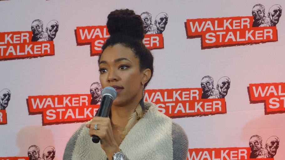 Sonequa Martin Green at Walker Stalker Con