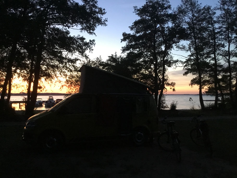 450 großzügige Wiesen-Stellplätze auf Naturcamping Zwei Seen ...