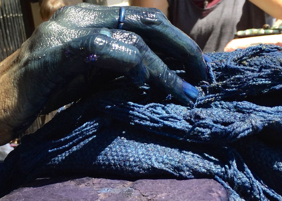 Natural blue powder for fabric dyeing available in Paharganj, Delhi. Perfect for Shibori, tie-dye, and traditional Dabu block printing. Visit our Blockprint Workshop to check quality