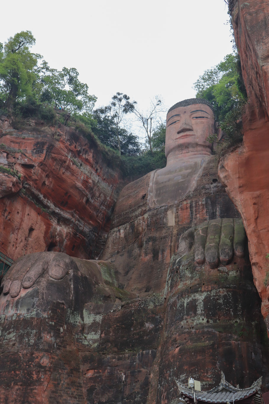 Photos can't really emphasise just how big this Buddha is! I took this from the ferry. On the other side of the river are apartments who all have this giant Buddha as part of their balcony view