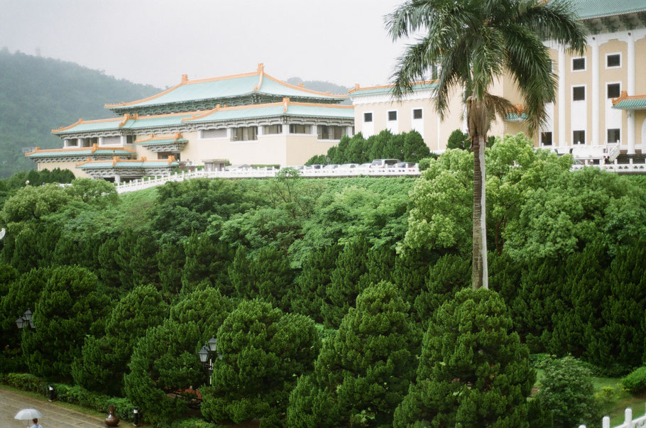 The National Palace Museum. To be honest, I didn't take in much of what I see inside but the exterior was SPLENDID