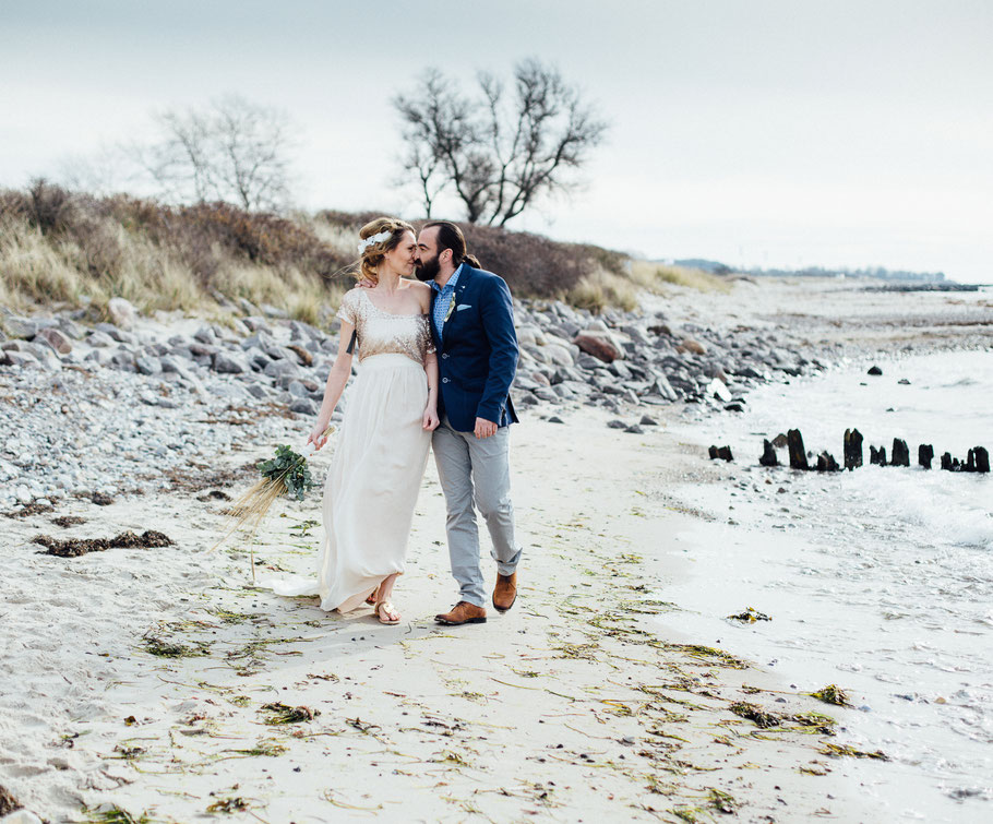 Fehmarn, Strandhochzeit, Larimeloom, Nicole Eitel, LaChia, TreeLovers, Teramico, BeateLauricella, SabineLange, Brautstraußatelier, MGFashion, StrandhausFehmarn, CarolinGhodoussi, Hochzeit, Hochzeitsfotografie 8