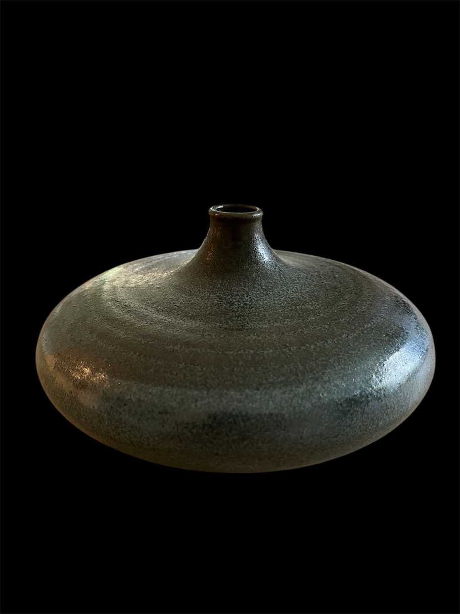 Keramik-Vase von Elisabeth Hugentobler, Foto: Manuel Schmid, 2026