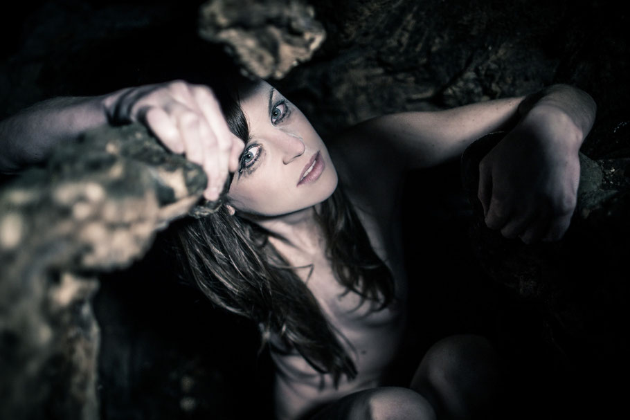 ROVA Design - Photography - Hiding