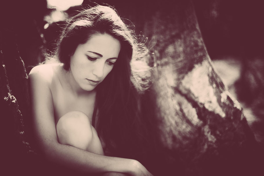 ROVA Design - woman nature portrait nude