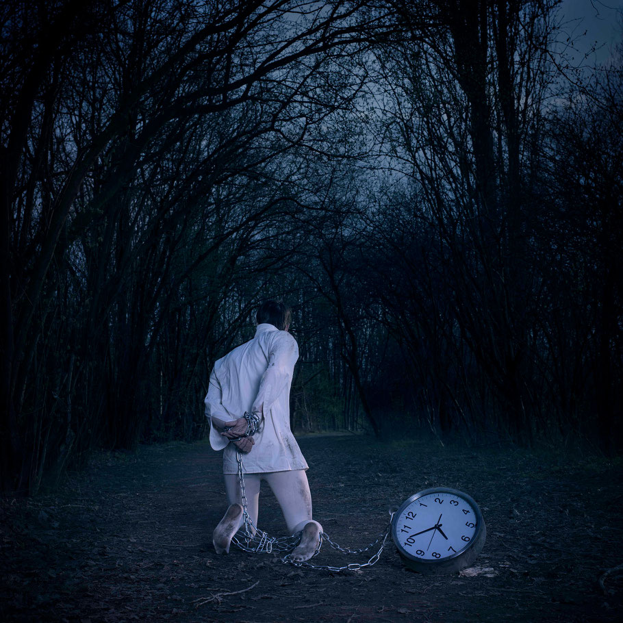 ROVA Design Photography - Surreal art - TIME Project - Prisoner of time