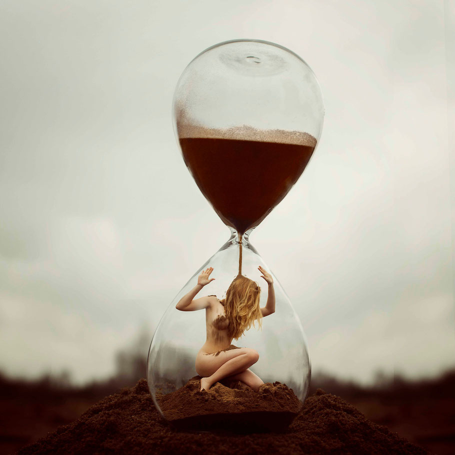 ROVA Design - Photography - Surreal Art - TIME project - Out of time