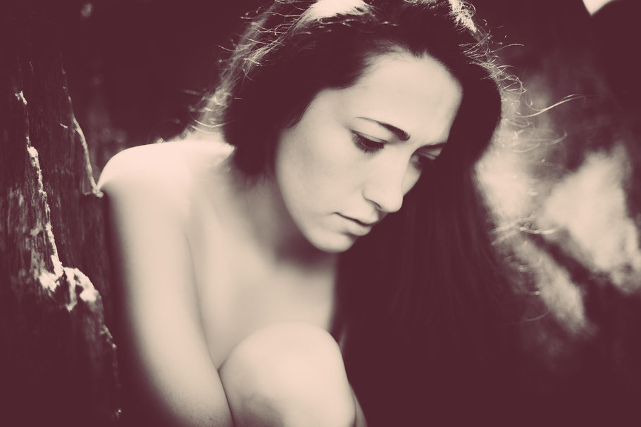ROVA Design - woman nature portrait nude