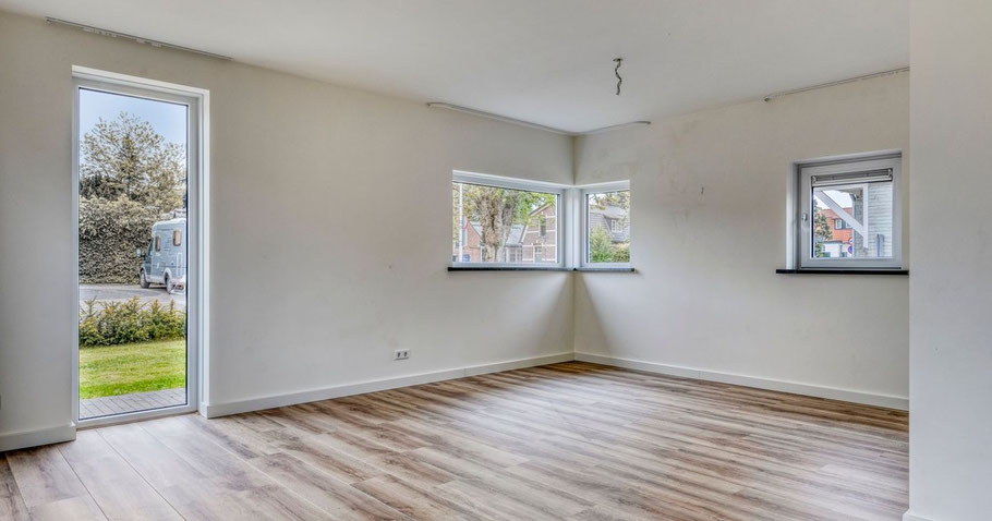 woonkamer na woningontruiming bij verkoop woning in Gelderland