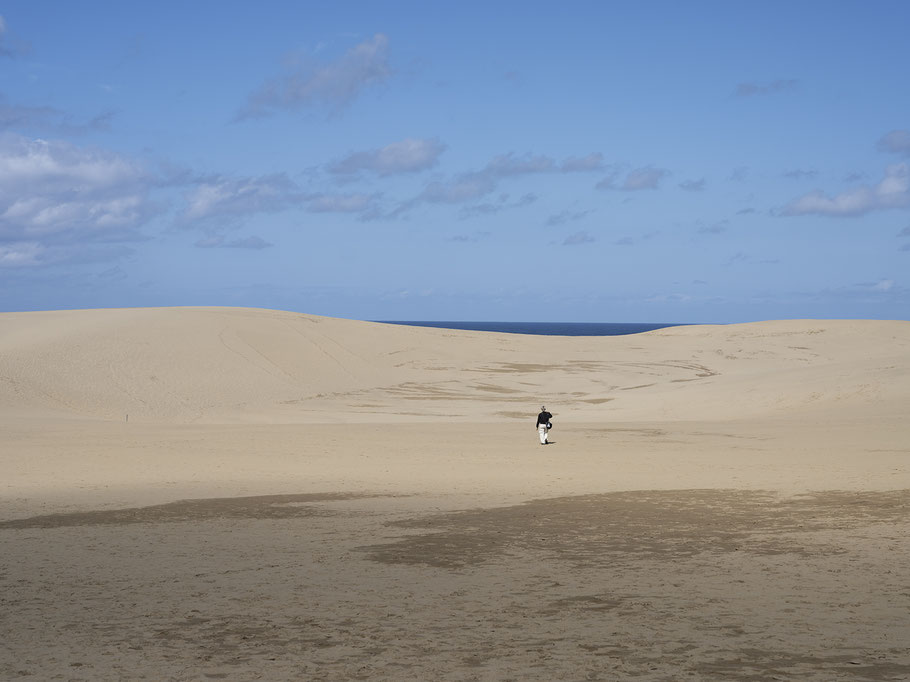 Die Düne von Tottori als Farb-Photographie, Japan als Farb-Photographie, Japan