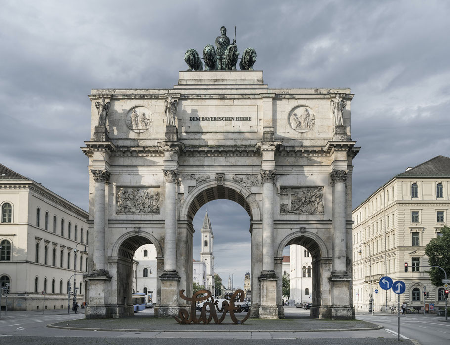 Siegessaeule in Muenchen als Farb-Photographie, Muenchen