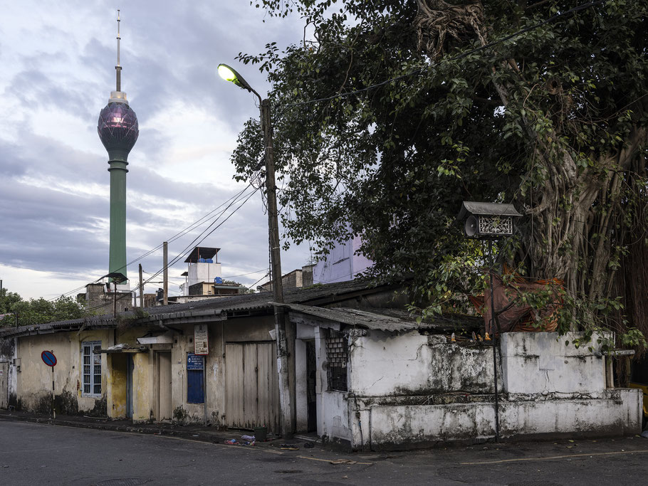 Colombos City, Lotus Tower als Farbphoto