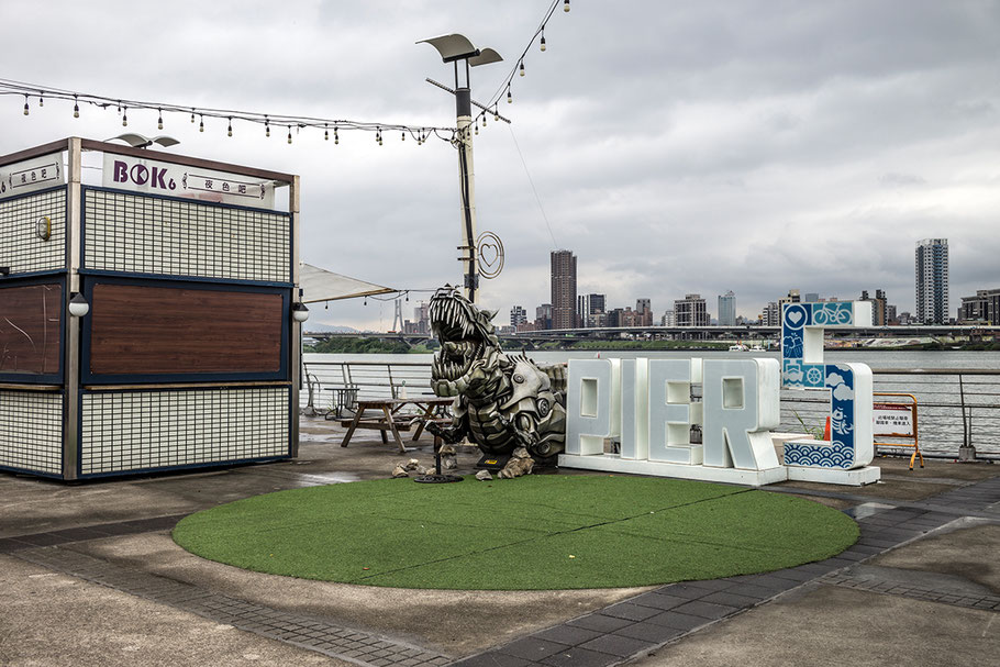 Dadaocheng Wharf Pier 5 in Taipei, Taiwan, als Farbphoto