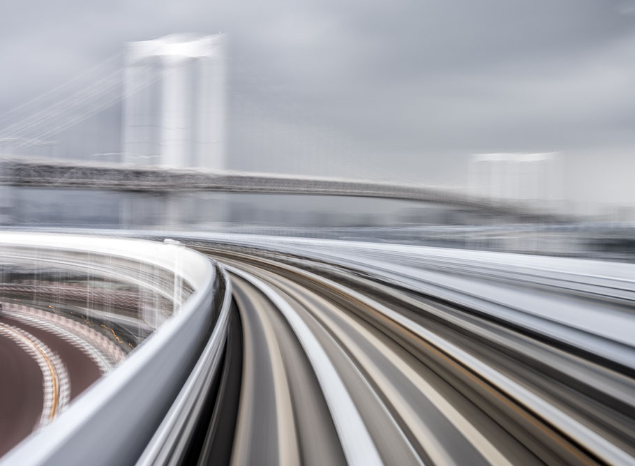 Yurikamome Line, Rainbow Bridge als Farb-Photographie, Japan