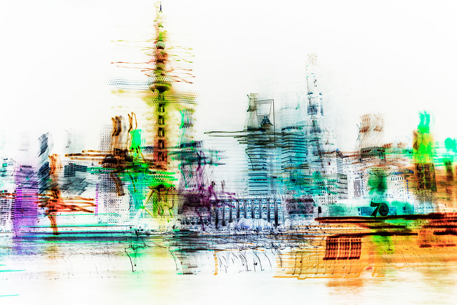 Blick auf die nächtliche Skyline von Pudong in Shanghai als künstlerisch verfremdetes Farbphoto