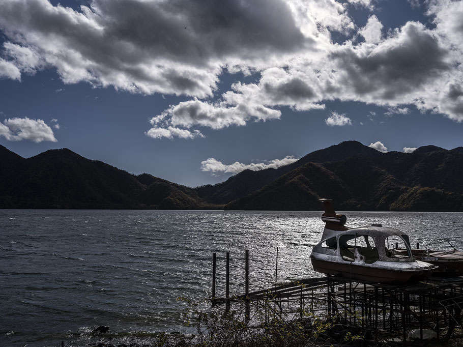 Der Lake Chuzenji bei Nikko als Farb-Photographie, Japan
