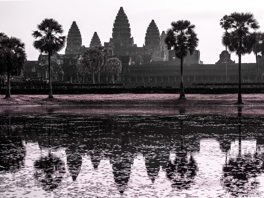 Tempel in Angkor bei Siem Reap in Kambodscha als verfremdetes Farbphoto