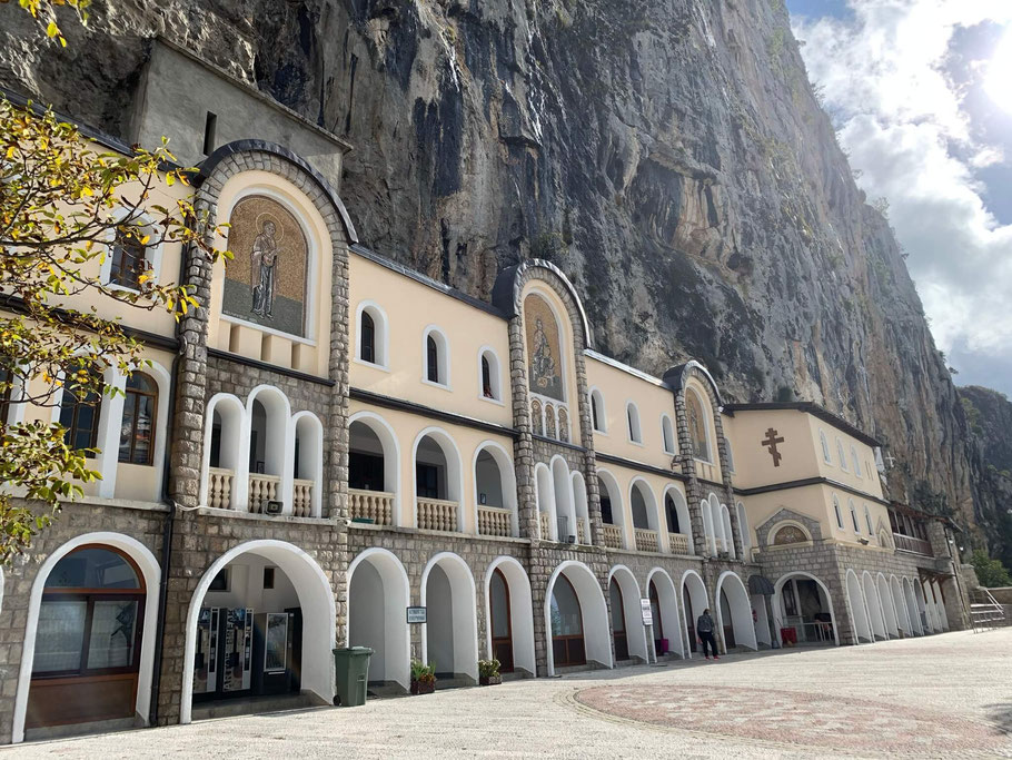 backpacking-montenegro-ostrog-kloster-sehenswuerdigkeit