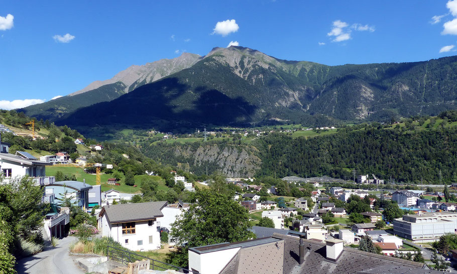 Blick von Brig - links Huwetz 2923 M - mitte Fülhorn 2738 M - rechts Folluhorn 2657 M