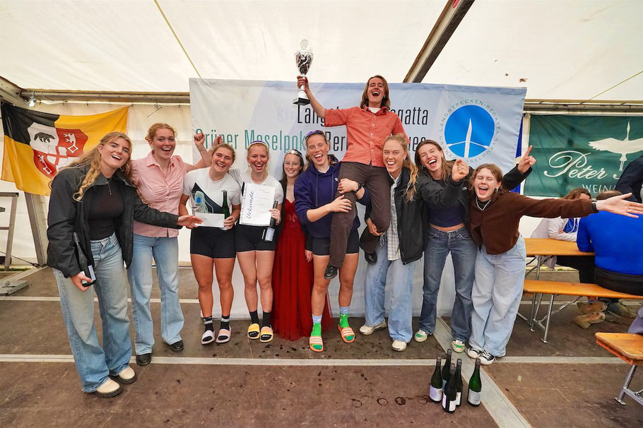 So sehen Sieger aus: herzlichen Glückwunsch!