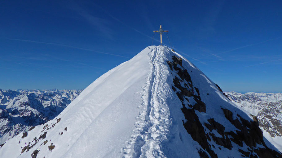 Die letzten Meter auf den Schrankogel, mit 3.497m der zweithöchste Gipfel der Stubaier Alpen