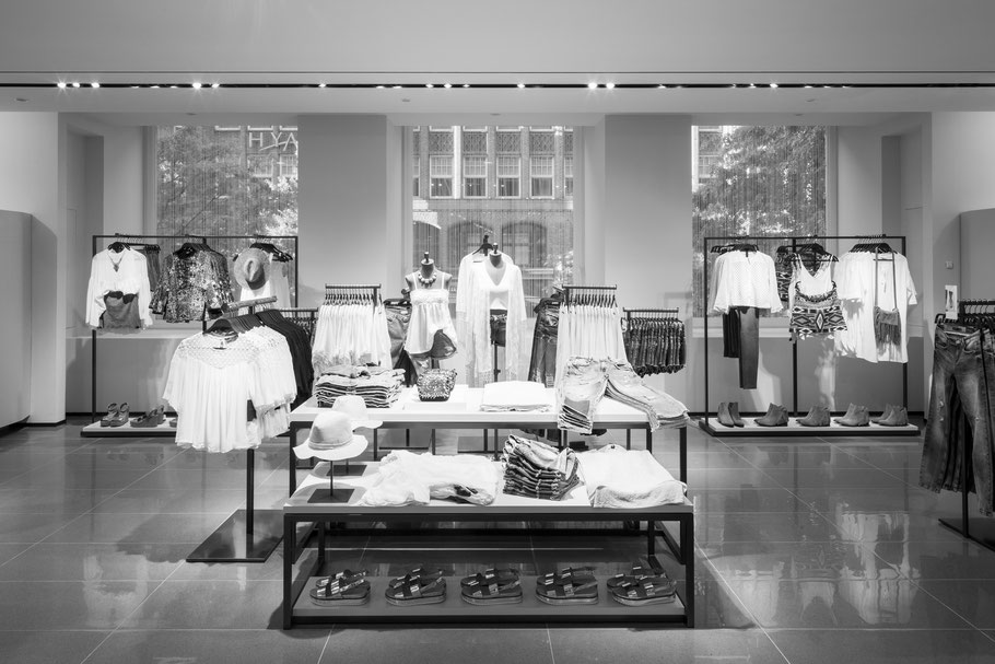 Der neue Store glänzt mit großzügigem, modernem Design