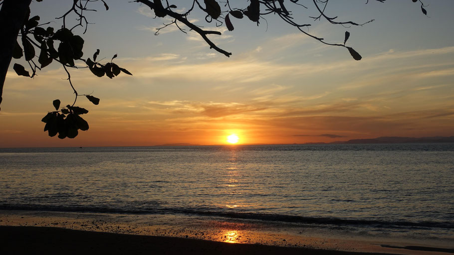 Costa Rica : coucher de soleil (Playa Agujas)