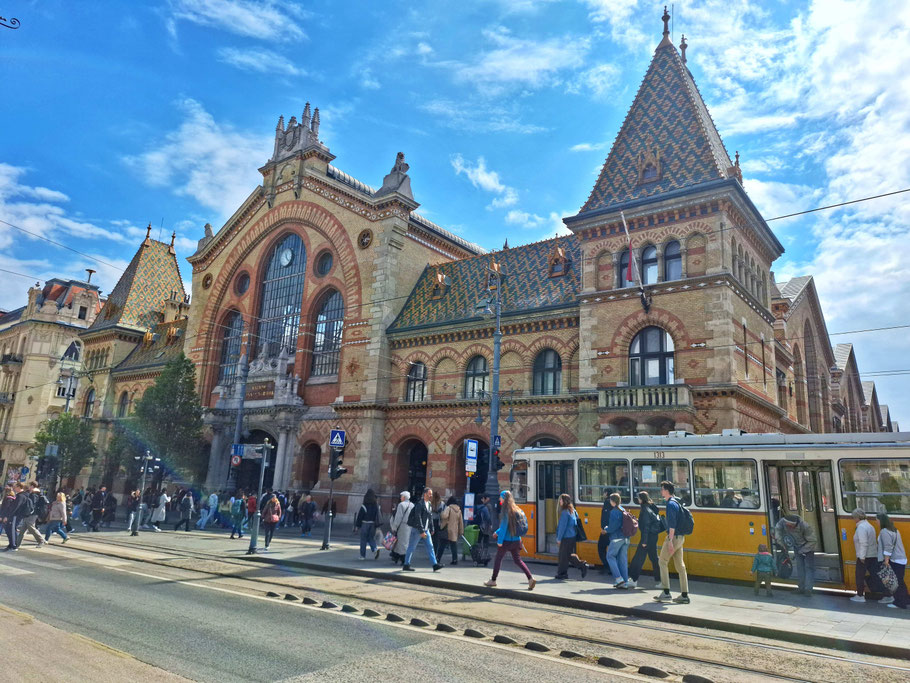 Budapest : marché central( Fövám tér market)