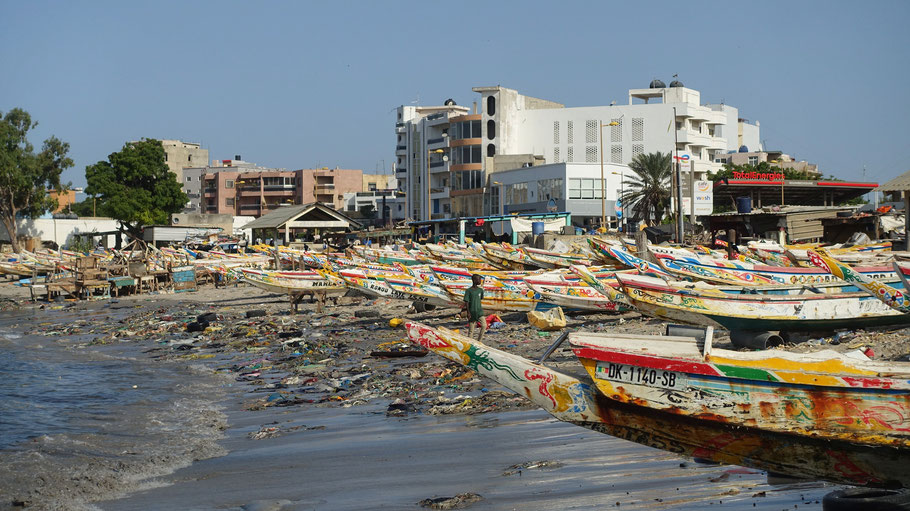 Sénégal : port de  pêche de Soumbédioune à Dakar