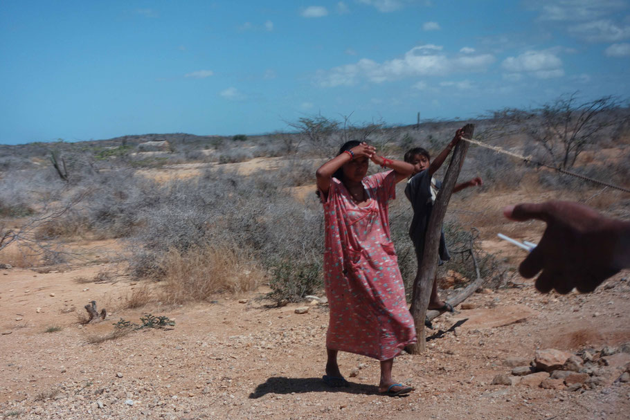 Colombie, la Guajira : enfants réclamant des friandises ou de l'argent