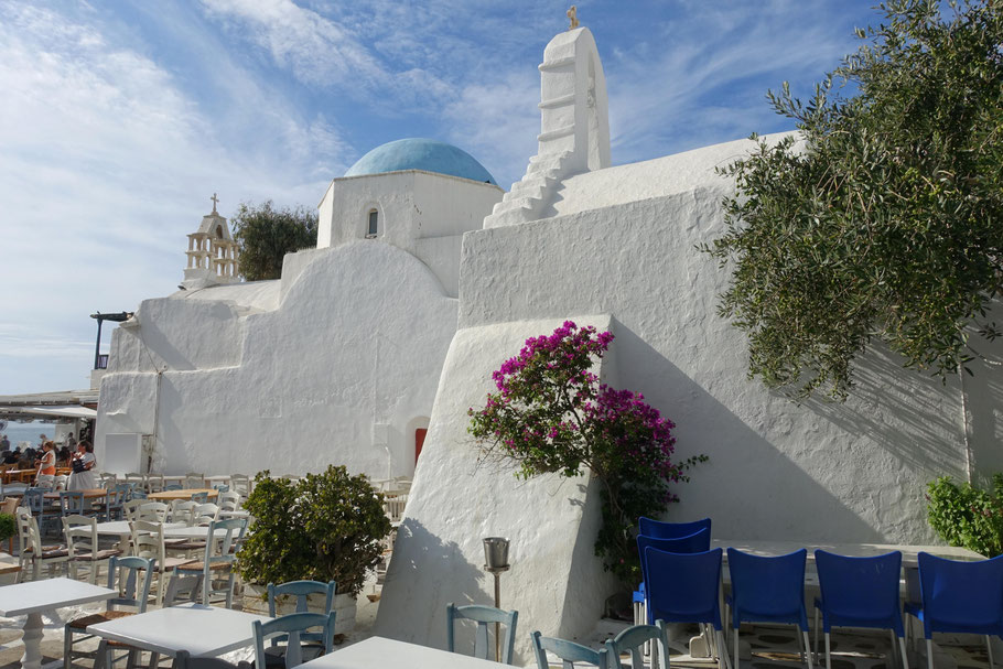 Grèce, Cyclades : l'église catholique de Mykonos dédiée à la Vierge du Saint-Rosaire depuis 1668, dans le quartier d'Alefkandra