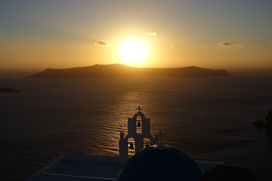 Grèce, Cyclades : Santorin, coucher de soleil sur la Caldeira