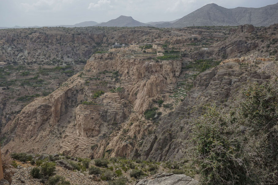 Oman, plateau de Sayq (Al Aqur et Al Ayn) : panorama du restaurant Layali Al Jabal