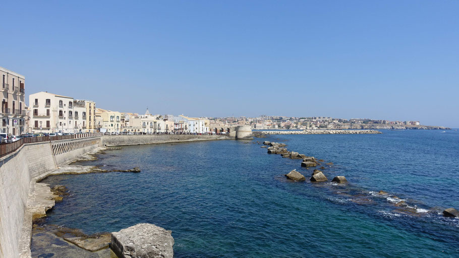 Sicile : bord de mer à Syracuse