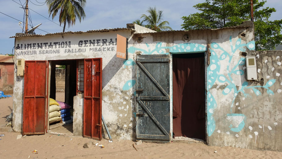 Sénégal, Siné Saloum : magasin d'alimentation de Palmarin