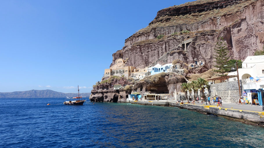 Grèce, Cyclades : vieux port de Santorin