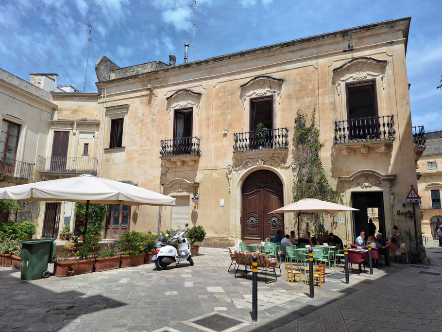 Les Pouilles : petite place à Lecce