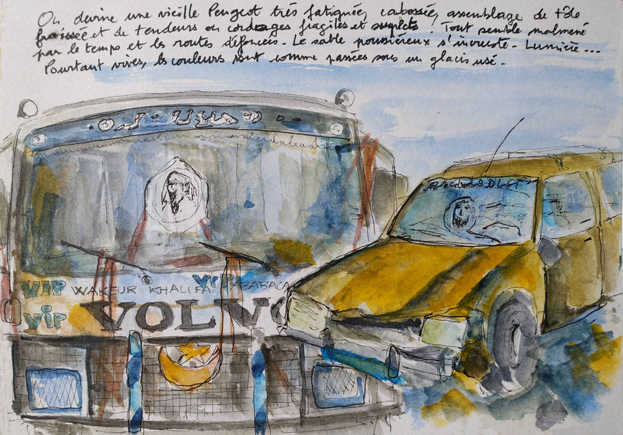 Vieille Peugeot et bus, aquarelle d'Alex Leroux (carnet de voyage Sénégal 2022)