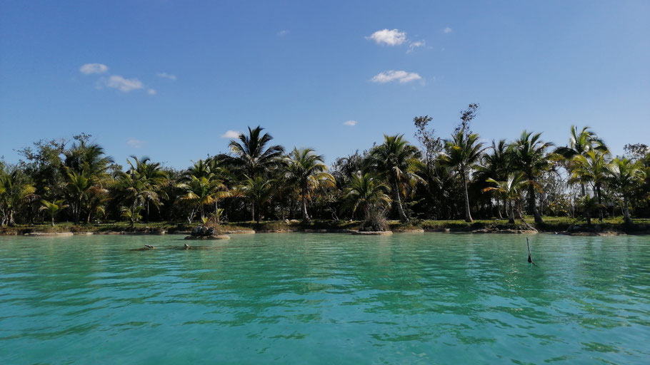 Mexique, Yucatan : lagune de Bacalar près du balneario Sac-Ha