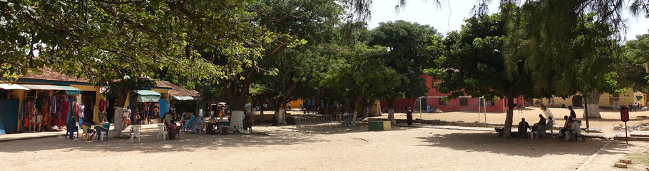 Sénégal, Gorée : l'esplanade de la place du Gouvernement