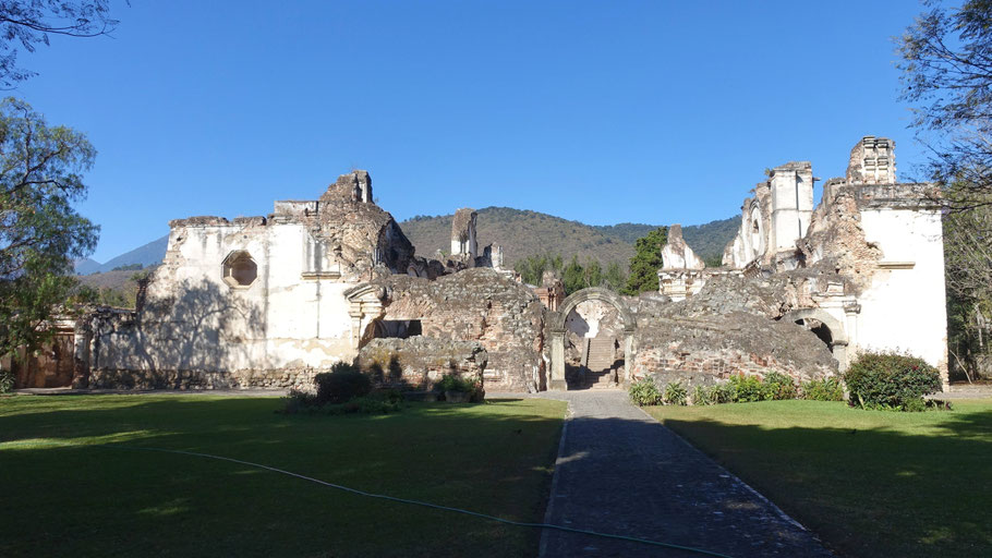 Guatemala, Antigua : couvent et église de la Recolección détruits par un séisme