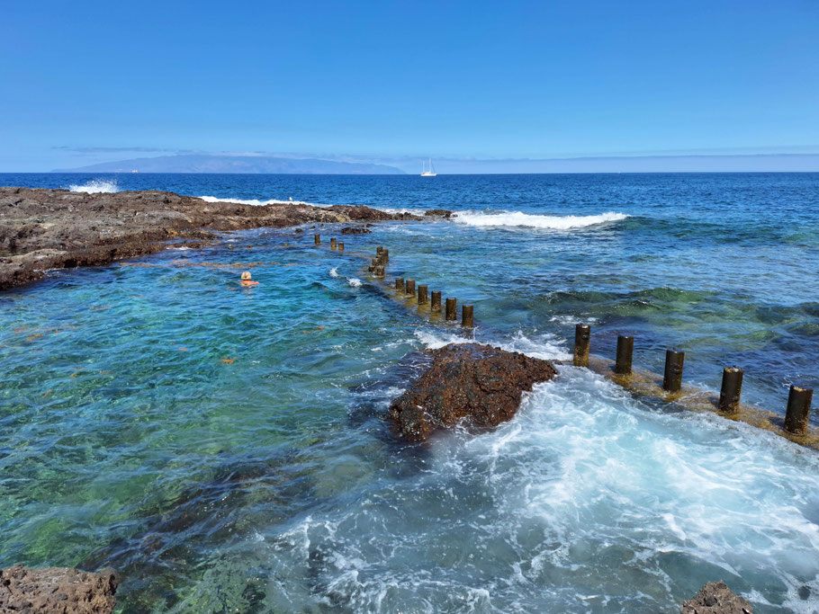 Canaries, Tenerife : piscines naturelles de la Punta de Alcalá face à La Gomera